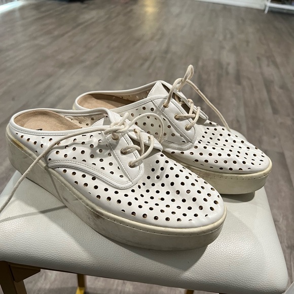 LAST PRICE🍒🤍 ANNE KLEIN iFLEX Tricia sneakers ✨ - Picture 8 of 14